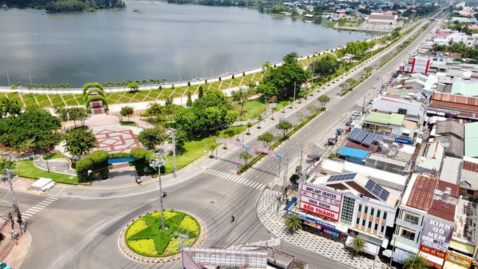 Khu công viên bờ hồ thị trấn Phước Bửu, huyện Xuyên Mộc được cải tạo cảnh quan phục vụ người dân Khu công viên bờ hồ thị trấn Phước Bửu, huyện Xuyên Mộc được cải tạo cảnh quan phục vụ người dân