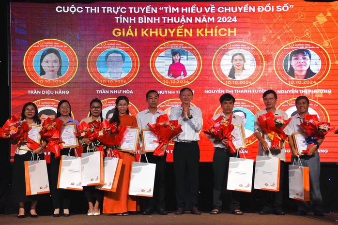 Tỉnh Bình Thuận nâng cao nhận thức về tầm quan trọng của chuyển đổi số - Ảnh 2. Tỉnh Bình Thuận nâng cao nhận thức về tầm quan trọng của chuyển đổi số - Ảnh 2.