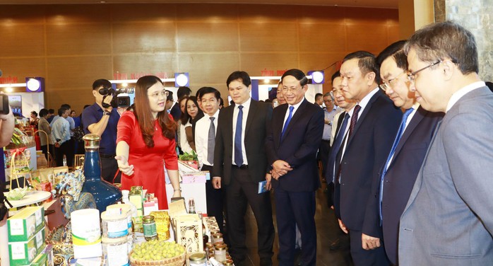 Ngắm các sản phẩm tiêu biểu đến từ TP HCM và duyên hải Trung bộ- Ảnh 1. Ngắm các sản phẩm tiêu biểu đến từ TP HCM và duyên hải Trung bộ- Ảnh 1.