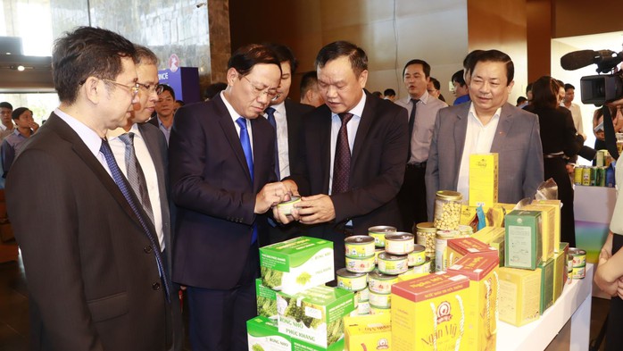 Ngắm các sản phẩm tiêu biểu đến từ TP HCM và duyên hải Trung bộ- Ảnh 3. Ngắm các sản phẩm tiêu biểu đến từ TP HCM và duyên hải Trung bộ- Ảnh 3.