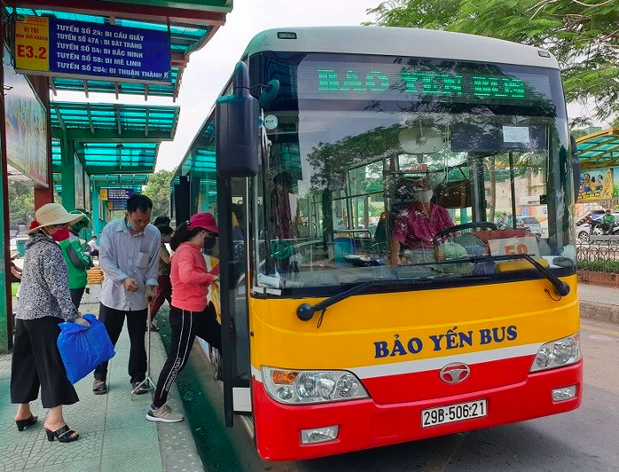 Học sinh, sinh viên, công nhân... bị tăng giá vé tháng xe buýt lên 40%- Ảnh 1. Học sinh, sinh viên, công nhân... bị tăng giá vé tháng xe buýt lên 40%- Ảnh 1.