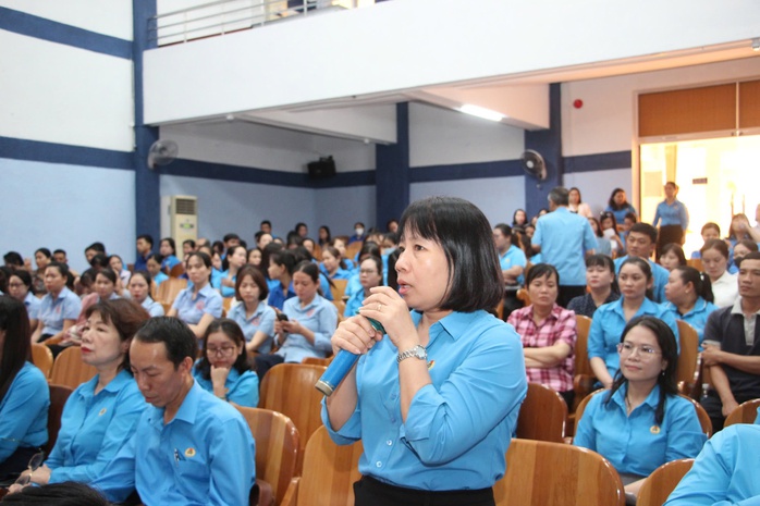 Gặp đại biểu Quốc hội, người lao động Khánh Hoà nói về nhà ở xã hội và việc làm
- Ảnh 2. Gặp đại biểu Quốc hội, người lao động Khánh Hoà nói về nhà ở xã hội và việc làm
- Ảnh 2.