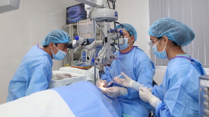 Vừa được ghép giác mạc, 4 người liền đăng ký hiến tạng- Ảnh 1. Vừa được ghép giác mạc, 4 người liền đăng ký hiến tạng- Ảnh 1.