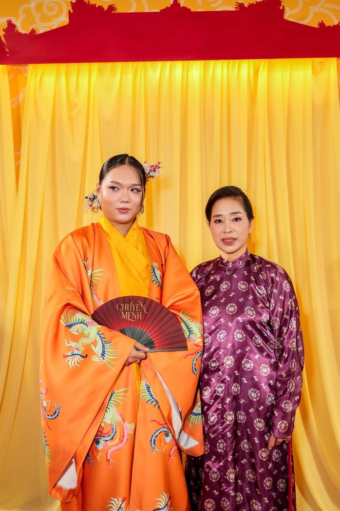 NSƯT Mỹ Duyên, Quang Minh nói gì khi Phạm Thoại làm phim- Ảnh 4. NSƯT Mỹ Duyên, Quang Minh nói gì khi Phạm Thoại làm phim- Ảnh 4.