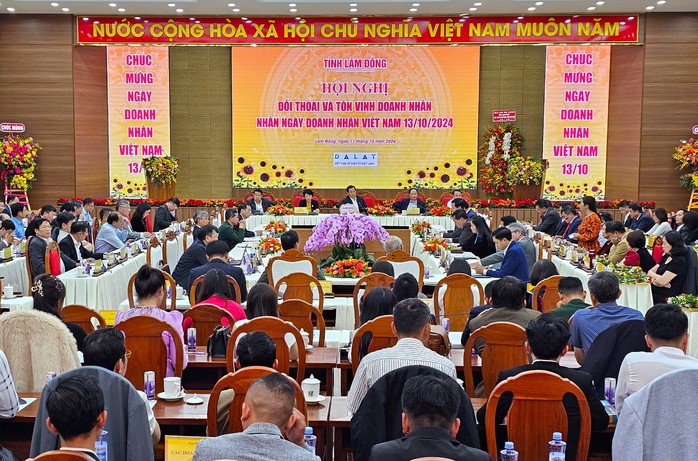 Quyền Bí thư Tỉnh ủy Lâm Đồng đặt câu hỏi: Vì sao 9 tháng chỉ thu hút được 3 dự án?- Ảnh 1. Quyền Bí thư Tỉnh ủy Lâm Đồng đặt câu hỏi: Vì sao 9 tháng chỉ thu hút được 3 dự án?- Ảnh 1.