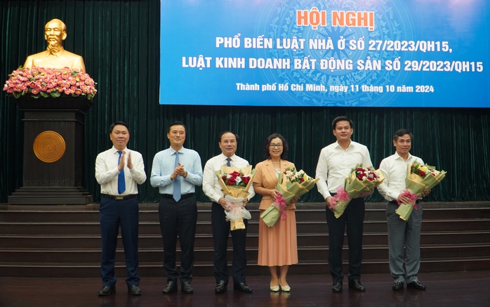 TP HCM: Đưa Luật Nhà ở vào cuộc sống- Ảnh 3. TP HCM: Đưa Luật Nhà ở vào cuộc sống- Ảnh 3.