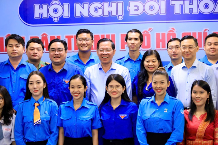 TP HCM: Cuối năm 2025 giải quyết 70% thủ tục hành chính trên nền tảng số- Ảnh 4. TP HCM: Cuối năm 2025 giải quyết 70% thủ tục hành chính trên nền tảng số- Ảnh 4.