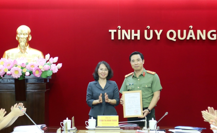 Công bố quyết định của Ban Bí thư về công tác cán bộ tại Quảng Ninh và Hải Phòng- Ảnh 1. Công bố quyết định của Ban Bí thư về công tác cán bộ tại Quảng Ninh và Hải Phòng- Ảnh 1.