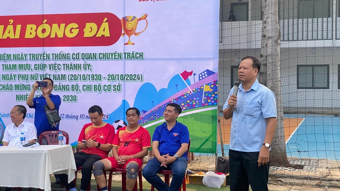 Sôi nổi Giải Bóng đá kỷ niệm ngày truyền thống Cơ quan chuyên trách tham mưu, giúp việc Thành ủy- Ảnh 3. Sôi nổi Giải Bóng đá kỷ niệm ngày truyền thống Cơ quan chuyên trách tham mưu, giúp việc Thành ủy- Ảnh 3.