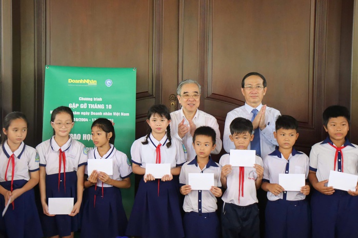 Doanh nhân dâng hương cố Thủ tướng Phan Văn Khải- Ảnh 3.