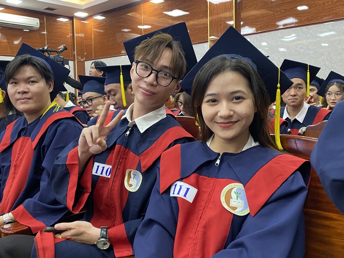 Gần 700 sinh viên Trường ĐH Tài nguyên và Môi trường TP HCM tốt nghiệp- Ảnh 1. Gần 700 sinh viên Trường ĐH Tài nguyên và Môi trường TP HCM tốt nghiệp- Ảnh 1.