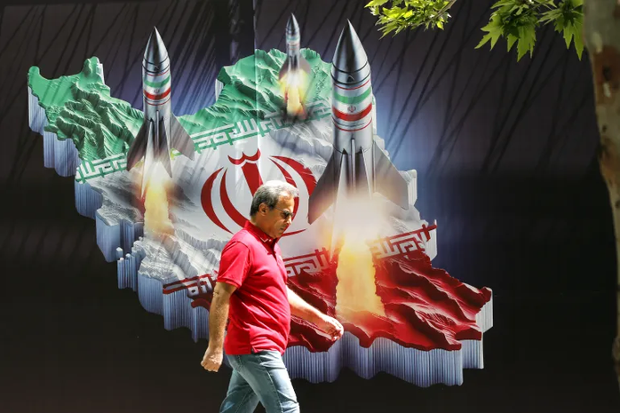 Israel chưa trả đũa, Mỹ đã tung đòn vào Iran- Ảnh 1. Israel chưa trả đũa, Mỹ đã tung đòn vào Iran- Ảnh 1.