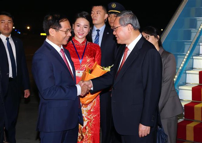Thủ tướng Trung Quốc Lý Cường đến Hà Nội- Ảnh 2. Thủ tướng Trung Quốc Lý Cường đến Hà Nội- Ảnh 2.