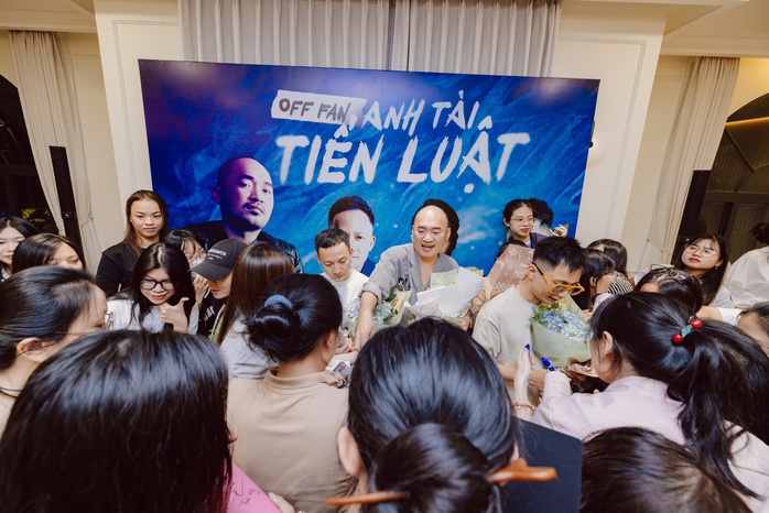 Binz, Tuấn Hưng… tụ hội chúc mừng Tiến Luật- Ảnh 11. Binz, Tuấn Hưng… tụ hội chúc mừng Tiến Luật- Ảnh 11.
