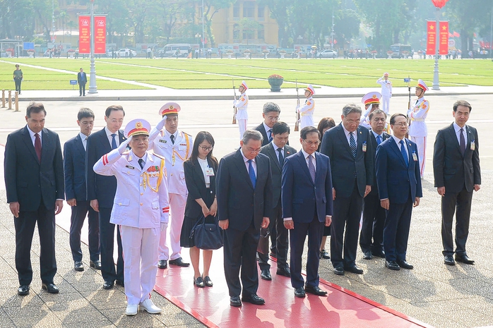 Thủ tướng Trung Quốc Lý Cường vào Lăng viếng Chủ tịch Hồ Chí Minh- Ảnh 6. Thủ tướng Trung Quốc Lý Cường vào Lăng viếng Chủ tịch Hồ Chí Minh- Ảnh 6.