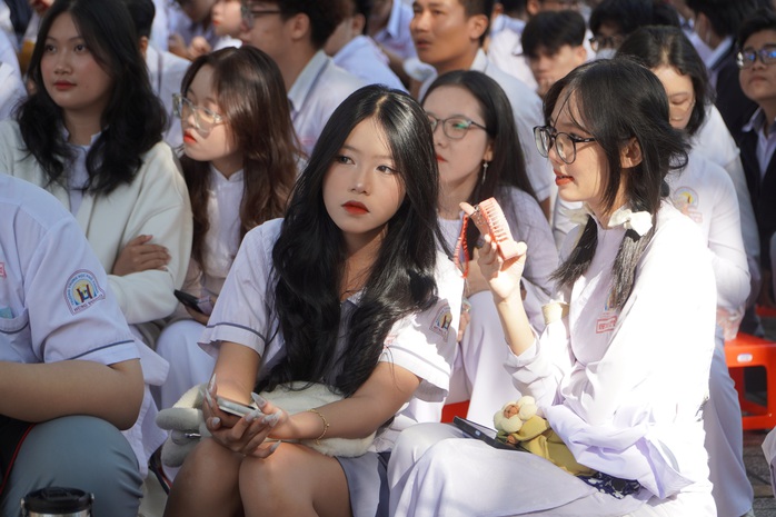 Chiến lược phát triển giáo dục và đào tạo TP HCM từ nay đến năm 2030, tầm nhìn đến năm 2045 đặt mục tiêu xây dựng và phát triển một nền giáo dục văn minh, hiện đại, năng động, sáng tạo; thành phố là nơi thu hút nhân tài, chuyên gia, nhà khoa họcẢnh: PHƯƠNG QUỲNH Chiến lược phát triển giáo dục và đào tạo TP HCM từ nay đến năm 2030, tầm nhìn đến năm 2045 đặt mục tiêu xây dựng và phát triển một nền giáo dục văn minh, hiện đại, năng động, sáng tạo; thành phố là nơi thu hút nhân tài, chuyên gia, nhà khoa họcẢnh: PHƯƠNG QUỲNH