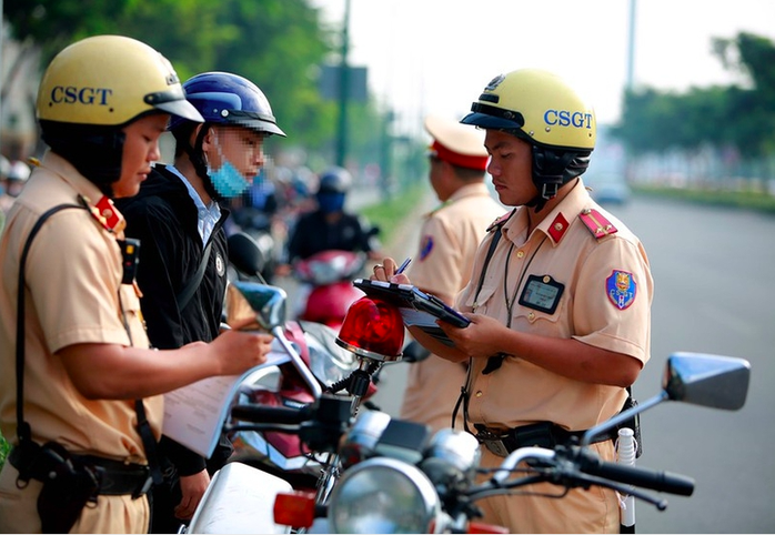 Cảnh sát giao thông sẽ phải công khai gì khi tuần tra?- Ảnh 1. Cảnh sát giao thông sẽ phải công khai gì khi tuần tra?- Ảnh 1.