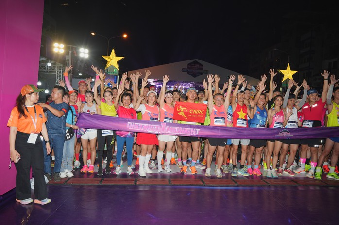6.000 vận động viên khuấy động Giải chạy "District 1 Midnight Run 2024"- Ảnh 2.