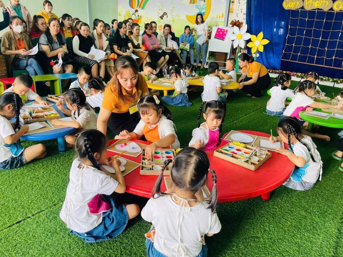 Người lao động hưởng lợi từ thỏa ước khung- Ảnh 1. Người lao động hưởng lợi từ thỏa ước khung- Ảnh 1.