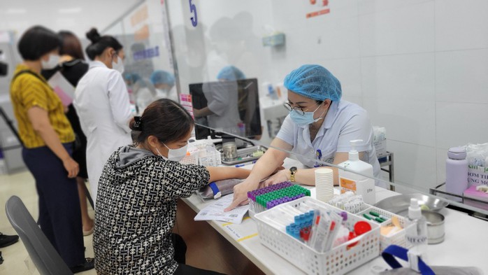 Lý do Bộ Y tế đề xuất tăng phụ cấp, tiền trực cho nhân viên y tế- Ảnh 1. Lý do Bộ Y tế đề xuất tăng phụ cấp, tiền trực cho nhân viên y tế- Ảnh 1.
