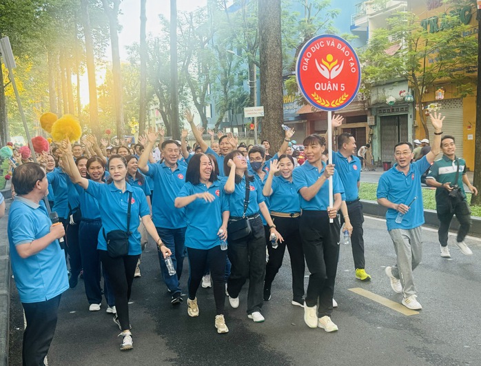 Tưng bừng Giải đi bộ Cán bộ, công chức, viên chức, doanh nghiệp Quận 5 - Ảnh 10.