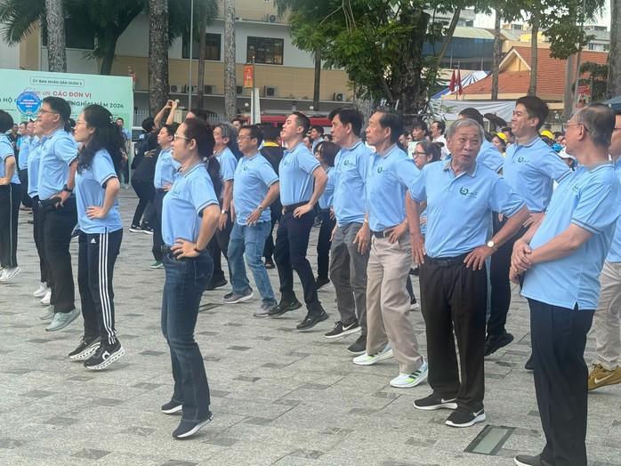 Tưng bừng Giải đi bộ Cán bộ, công chức, viên chức, doanh nghiệp Quận 5 - Ảnh 5.