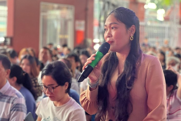 Lãnh đạo trường học thẳng thắn đối thoại với phụ huynh- Ảnh 1. Lãnh đạo trường học thẳng thắn đối thoại với phụ huynh- Ảnh 1.