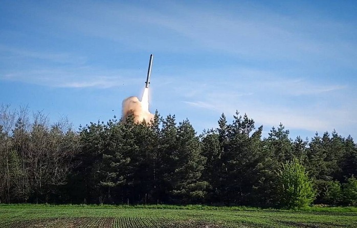 Nga tấn công mạnh ngành quốc phòng Ukraine, Kiev bắt tay với Pháp- Ảnh 1. Nga tấn công mạnh ngành quốc phòng Ukraine, Kiev bắt tay với Pháp- Ảnh 1.