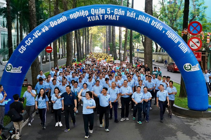 Tưng bừng Giải đi bộ Cán bộ, công chức, viên chức, doanh nghiệp Quận 5 - Ảnh 7.