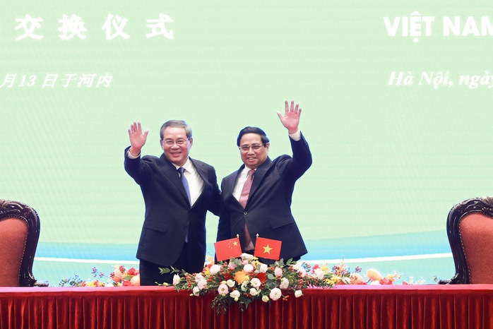 Việt Nam - Trung Quốc trao 10 văn kiện hợp tác quan trọng- Ảnh 1. Việt Nam - Trung Quốc trao 10 văn kiện hợp tác quan trọng- Ảnh 1.