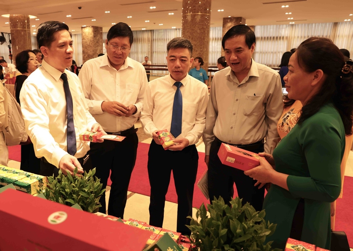 Lắng nghe, đồng hành cùng nông dân- Ảnh 3. Lắng nghe, đồng hành cùng nông dân- Ảnh 3.