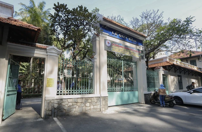 Vụ nghi ngộ độc ở Trường THPT Lê Quý Đôn: UBND TP HCM yêu cầu kiểm tra, rà soát- Ảnh 1. Vụ nghi ngộ độc ở Trường THPT Lê Quý Đôn: UBND TP HCM yêu cầu kiểm tra, rà soát- Ảnh 1.