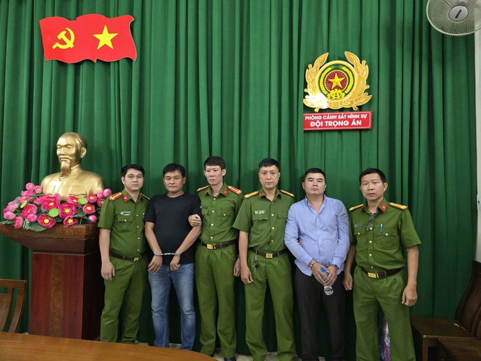 Công an TP HCM bắt Nam "cây thị"- Ảnh 1. Công an TP HCM bắt Nam "cây thị"- Ảnh 1.