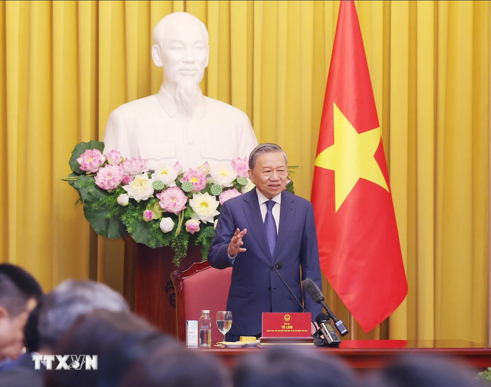 Tổng Bí thư, Chủ tịch nước Tô Lâm trao quyết định bổ nhiệm Đại sứ Việt Nam tại các nước- Ảnh 3. Tổng Bí thư, Chủ tịch nước Tô Lâm trao quyết định bổ nhiệm Đại sứ Việt Nam tại các nước- Ảnh 3.