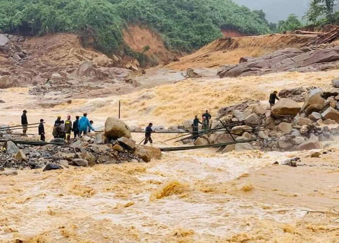 Quảng Nam lần thứ 3 đề nghị công nhận liệt sĩ cho 2 cán bộ chết khi đi cứu dân- Ảnh 1. Quảng Nam lần thứ 3 đề nghị công nhận liệt sĩ cho 2 cán bộ chết khi đi cứu dân- Ảnh 1.