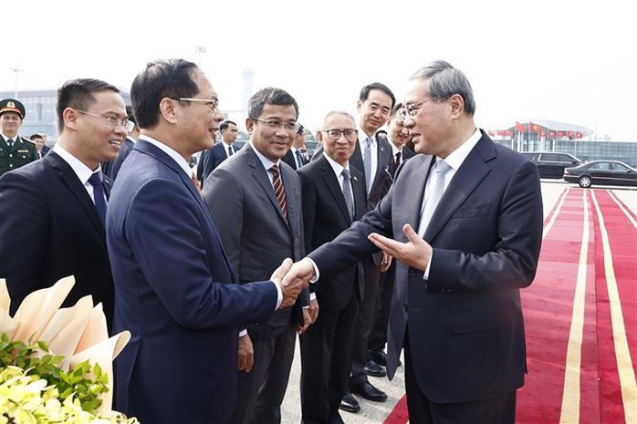 Thủ tướng Trung Quốc Lý Cường kết thúc tốt đẹp chuyến thăm Việt Nam- Ảnh 1. Thủ tướng Trung Quốc Lý Cường kết thúc tốt đẹp chuyến thăm Việt Nam- Ảnh 1.