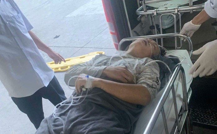 Người đàn ông sống sót thần kỳ sau 32 giờ trôi dạt trên biển- Ảnh 2. Người đàn ông sống sót thần kỳ sau 32 giờ trôi dạt trên biển- Ảnh 2.