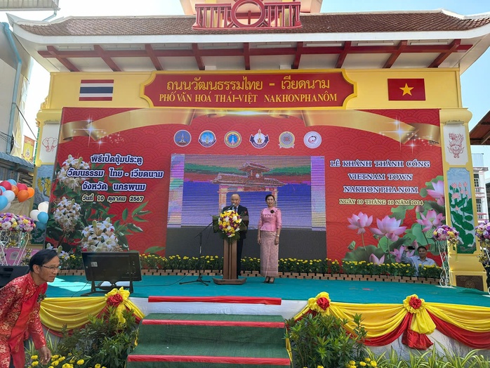 Kh&aacute;nh th&agrave;nh Cổng phố văn h&oacute;a Th&aacute;i Lan - Việt Nam- Ảnh 1.