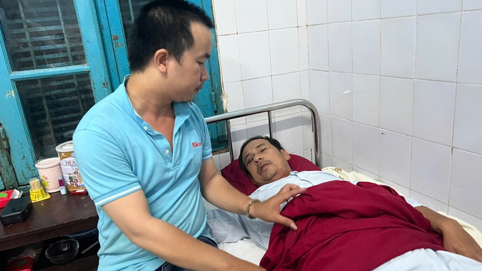 Bị đánh vì làm thơ đăng Facebook, nạn nhân nói gì?- Ảnh 1. Bị đánh vì làm thơ đăng Facebook, nạn nhân nói gì?- Ảnh 1.