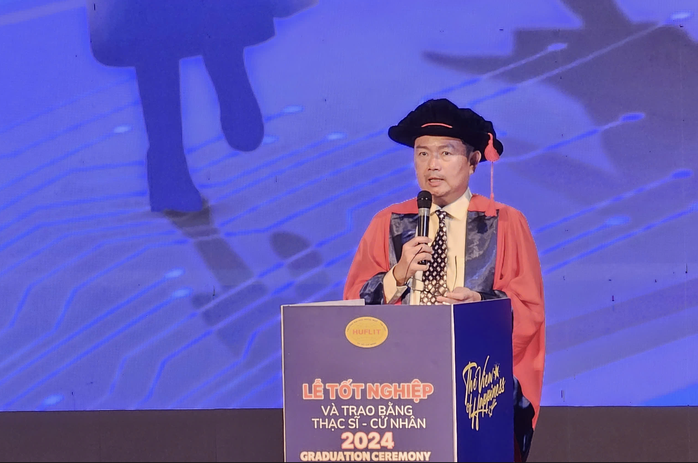 Hiệu trưởng trường đại học khen lứa sinh viên "trưởng thành qua COVID-19"- Ảnh 1. Hiệu trưởng trường đại học khen lứa sinh viên "trưởng thành qua COVID-19"- Ảnh 1.
