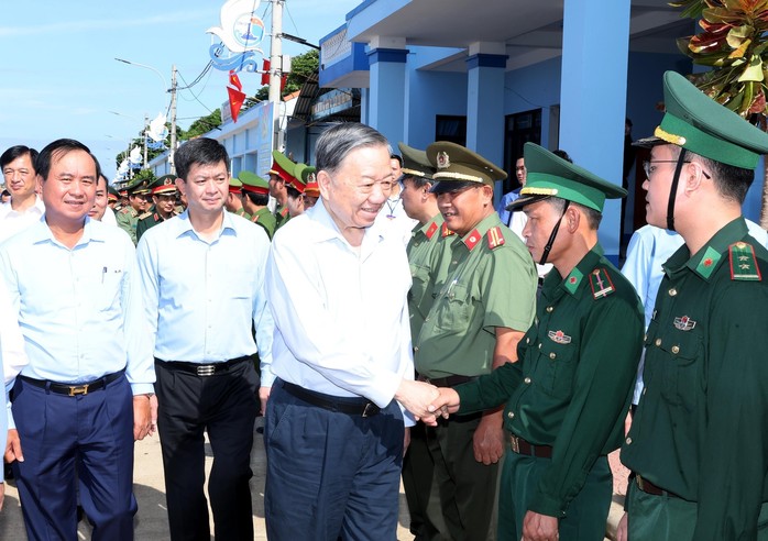 Tổng Bí thư, Chủ tịch nước Tô Lâm: Xây dựng Cồn Cỏ thành khu vực phòng thủ vững chắc- Ảnh 1. Tổng Bí thư, Chủ tịch nước Tô Lâm: Xây dựng Cồn Cỏ thành khu vực phòng thủ vững chắc- Ảnh 1.