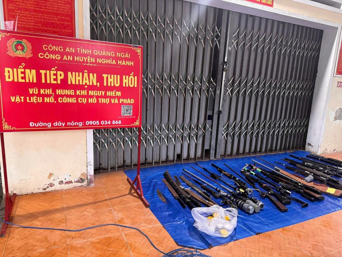 Quảng Ngãi tiêu hủy hàng chục khẩu súng tự chế, vật liệu nổ- Ảnh 1. Quảng Ngãi tiêu hủy hàng chục khẩu súng tự chế, vật liệu nổ- Ảnh 1.