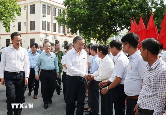 Tổng Bí thư, Chủ tịch nước Tô Lâm tiếp xúc cử tri Hưng Yên- Ảnh 4. Tổng Bí thư, Chủ tịch nước Tô Lâm tiếp xúc cử tri Hưng Yên- Ảnh 4.
