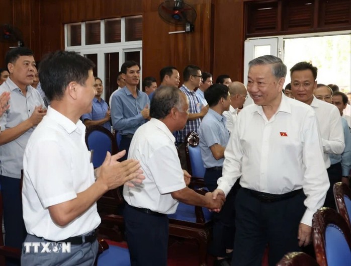 Tổng Bí thư, Chủ tịch nước Tô Lâm tiếp xúc cử tri Hưng Yên- Ảnh 1. Tổng Bí thư, Chủ tịch nước Tô Lâm tiếp xúc cử tri Hưng Yên- Ảnh 1.