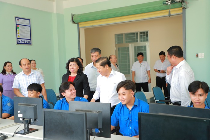 Long An: Đầu tư phát triển nguồn nhân lực chất lượng cao- Ảnh 2. Long An: Đầu tư phát triển nguồn nhân lực chất lượng cao- Ảnh 2.