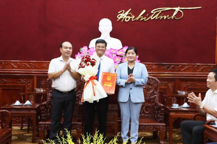 Trao quyết định bổ nhiệm nhiều vị trí chủ chốt ở Bình Phước- Ảnh 1. Trao quyết định bổ nhiệm nhiều vị trí chủ chốt ở Bình Phước- Ảnh 1.