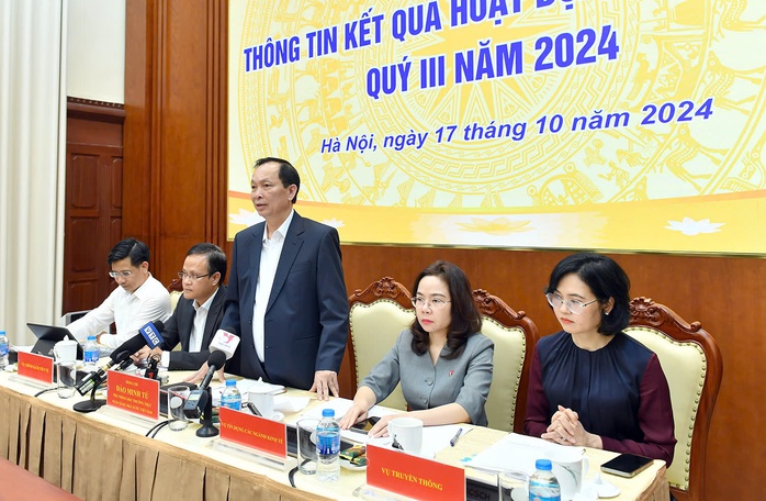 Chiều nay 17-10, chuyển giao bắt buộc 2 ngân hàng- Ảnh 1. Chiều nay 17-10, chuyển giao bắt buộc 2 ngân hàng- Ảnh 1.