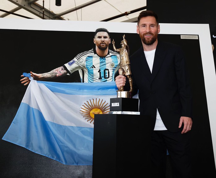 Messi nhận giải "Cầu thủ thành công nhất lịch sử", tranh cãi bùng phát- Ảnh 1. Messi nhận giải "Cầu thủ thành công nhất lịch sử", tranh cãi bùng phát- Ảnh 1.