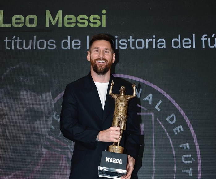 Messi nhận giải "Cầu thủ thành công nhất lịch sử", tranh cãi bùng phát- Ảnh 2. Messi nhận giải "Cầu thủ thành công nhất lịch sử", tranh cãi bùng phát- Ảnh 2.