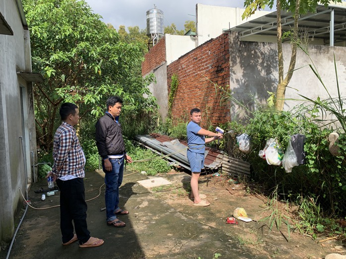 Thuê ô tô để đi trộm tiền, vàng - Ảnh 1. Thuê ô tô để đi trộm tiền, vàng - Ảnh 1.